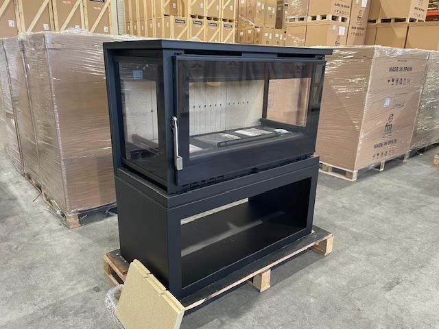 Poêle à bois raccordable 3 vitres avec bûcher - FIREMATIC Calgary - L 13.5 kW